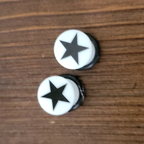 00g Acrylic Single Flare Plug with Black Star - Picture 2 of 2